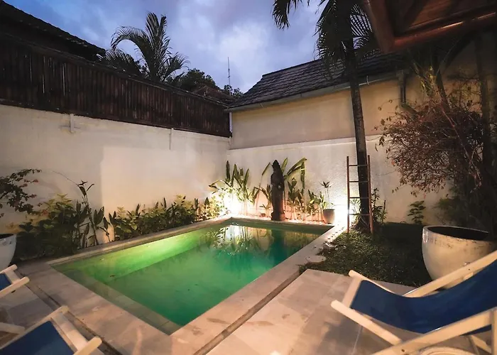 Dewi * Seminyak (Bali)